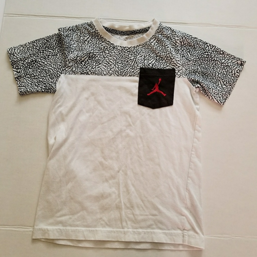 Small Jordan's short sleeve shirt